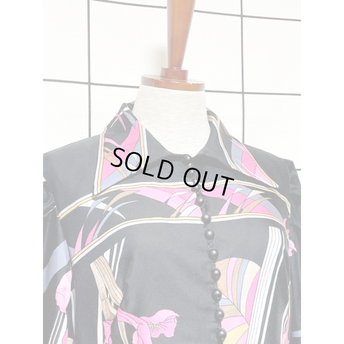 画像3: 結婚式や二次会などのパーティースタイルにもおすすめ 70's 花柄 ボタニカル ブラック 黒 レトロ 長袖 ヨーロッパ古着 ヴィンテージロングドレス【V8326】 (3)