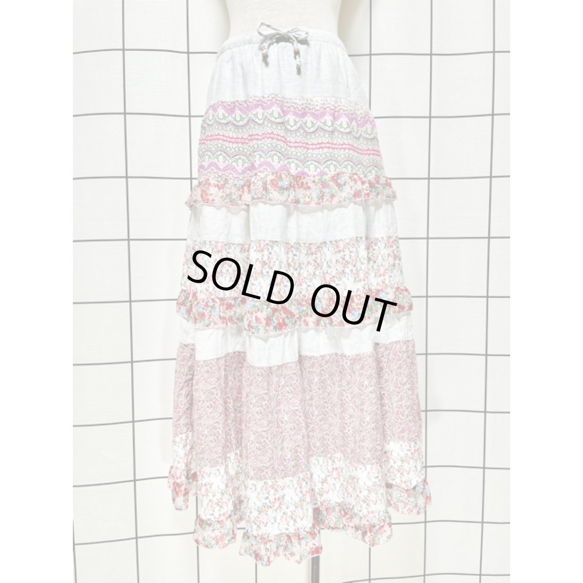 画像2: ティアード 花柄 ウエストゴム ガーリー レトロ ヨーロッパ古着 ヴィンテージスカート (2)