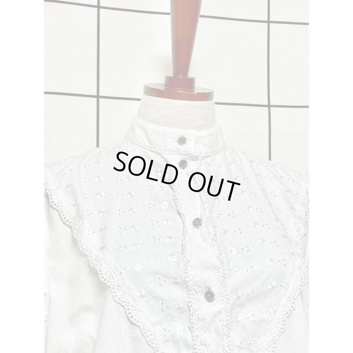 画像3: レース ホワイト 白 スタンドカラー コンチョボタン ディアンドル チロルブラウス ドイツ民族衣装 舞台 演奏会 フォークダンス オクトーバーフェスト (3)