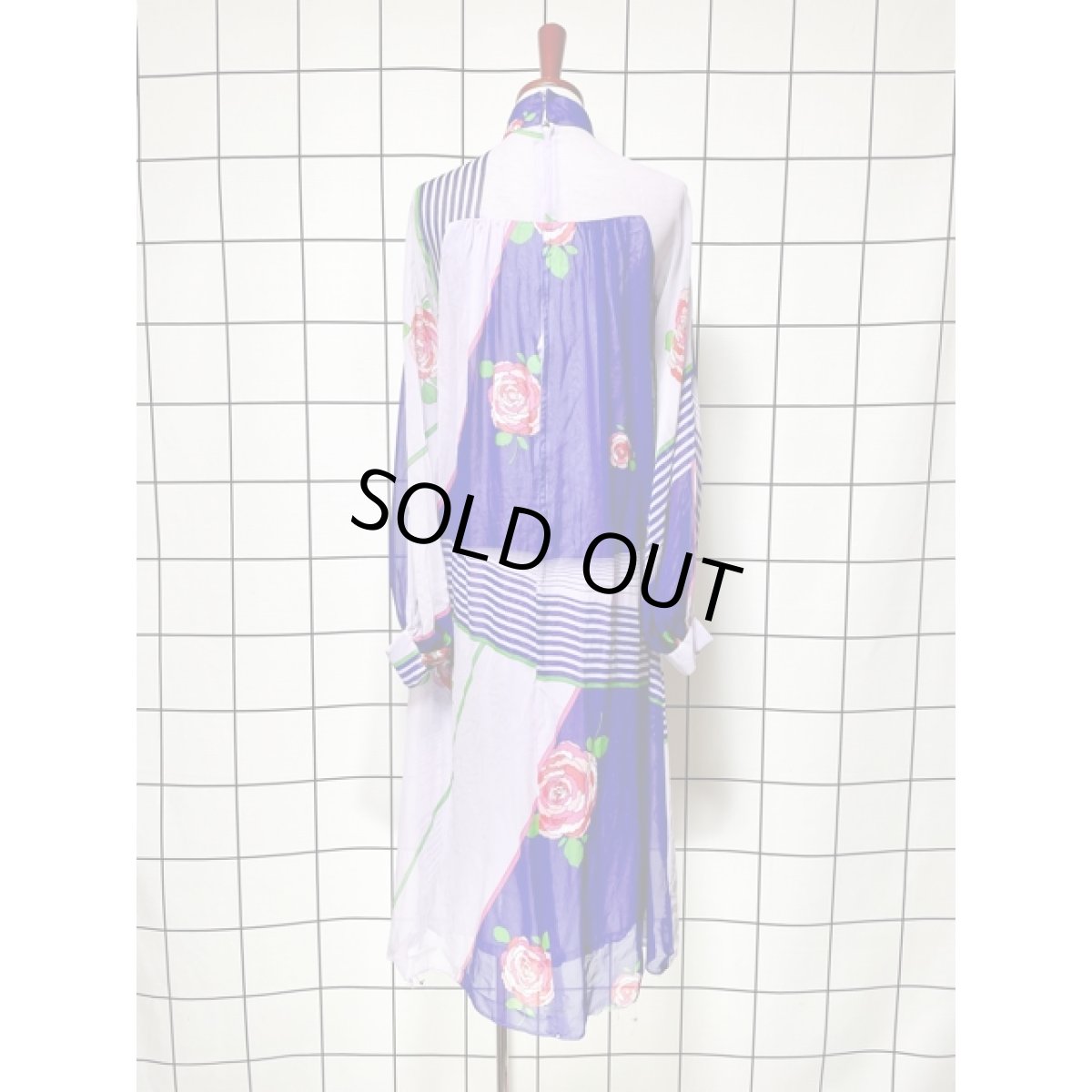 画像5: 花柄 斜めストライプ パープル シア ハイネック レトロ 長袖 昭和レトロ 国産古着 レトロワンピース 【V8360】 (5)