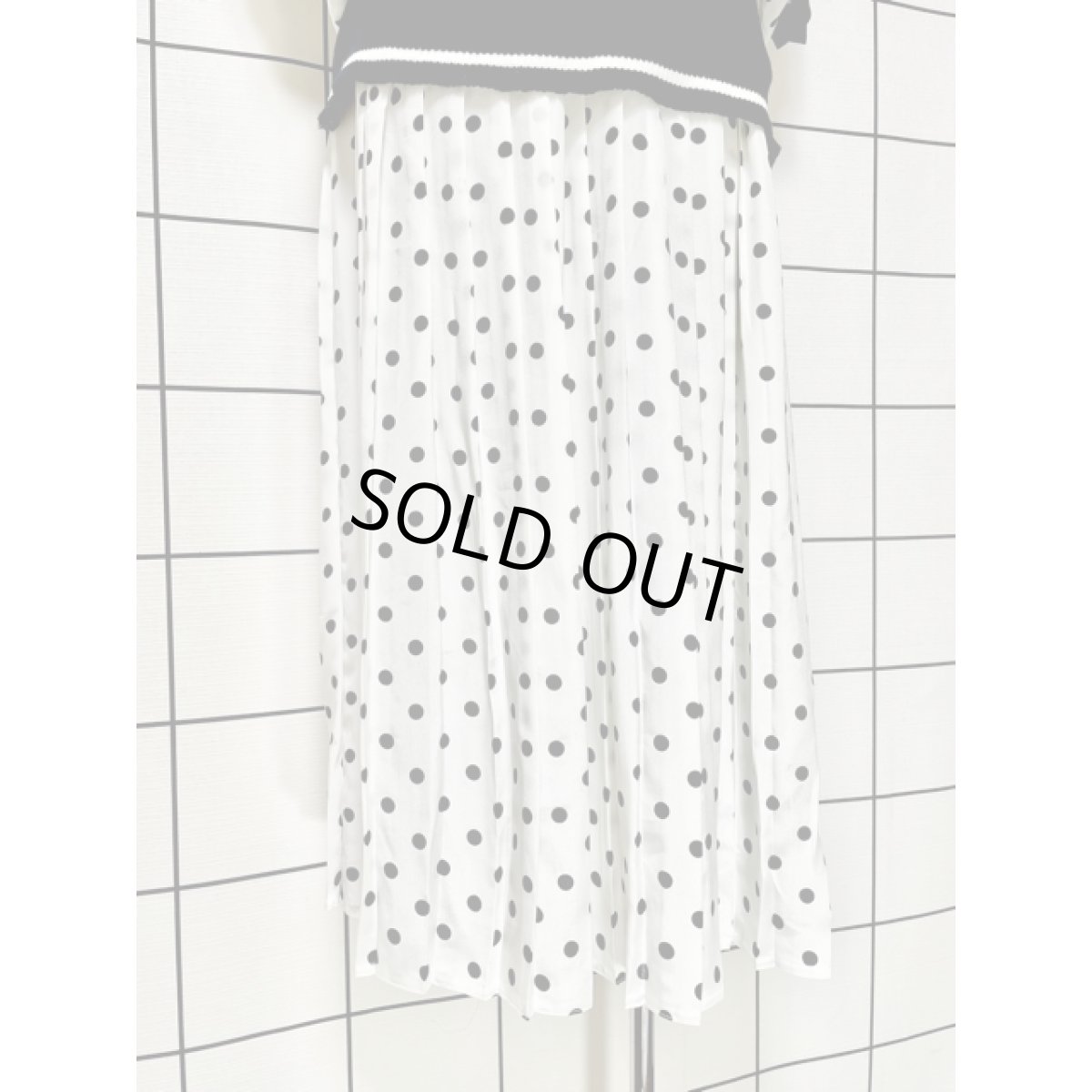 画像8: ドット プリーツ ホワイト ブラック モノクロ ウエストゴム レトロ USA古着 ヴィンテージワンピース【V8404】 (8)