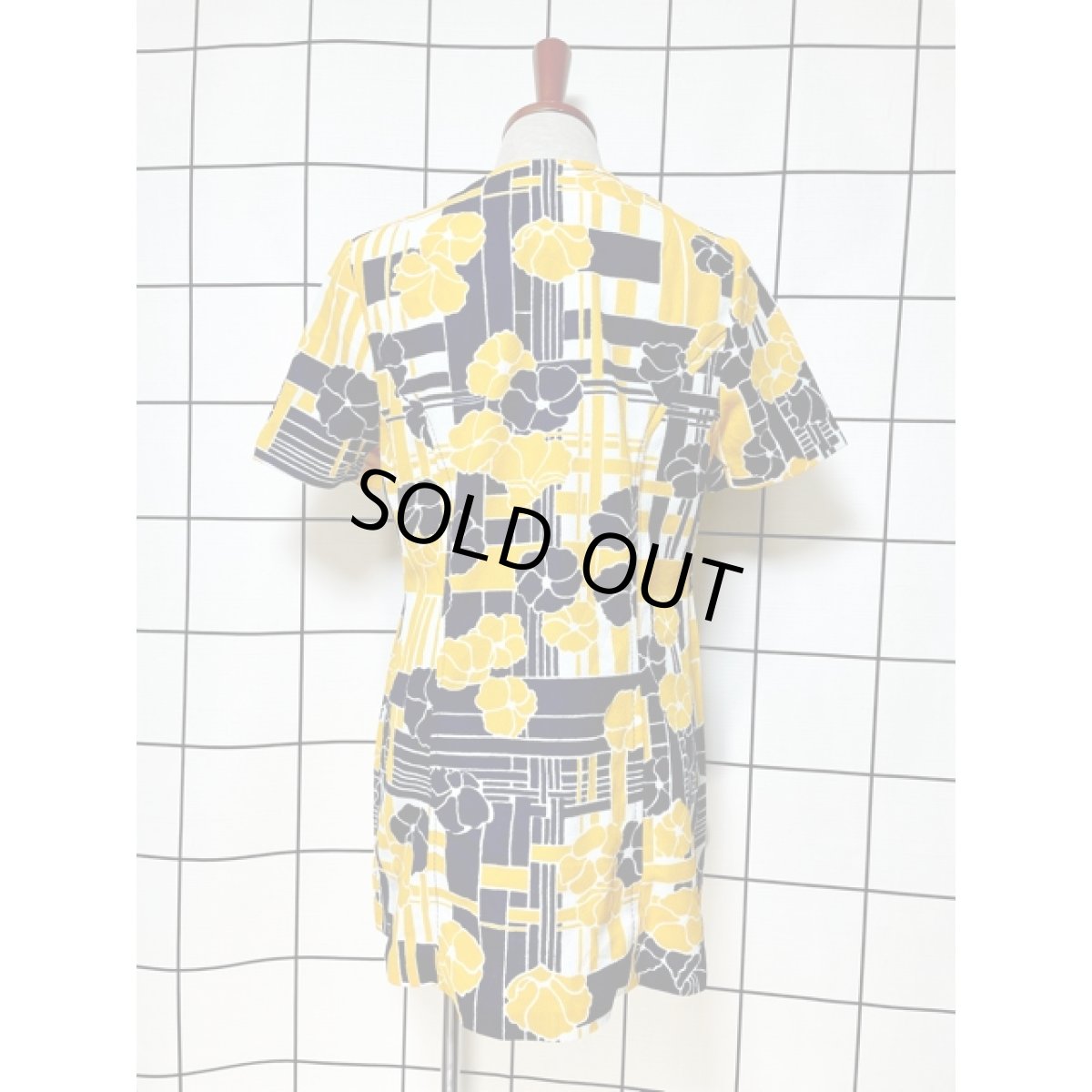 画像5: フランス製 FRANCE レトロポップ 花柄 イエロー ネイビー ホワイト 半袖 ヨーロッパ古着 ヴィンテージミニワンピース【8424】 (5)