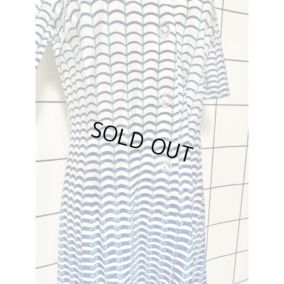 画像8: レトロワンピース 総柄 70年代 爽やか ホワイト ネイビー ブルー 半袖 古着 (8)