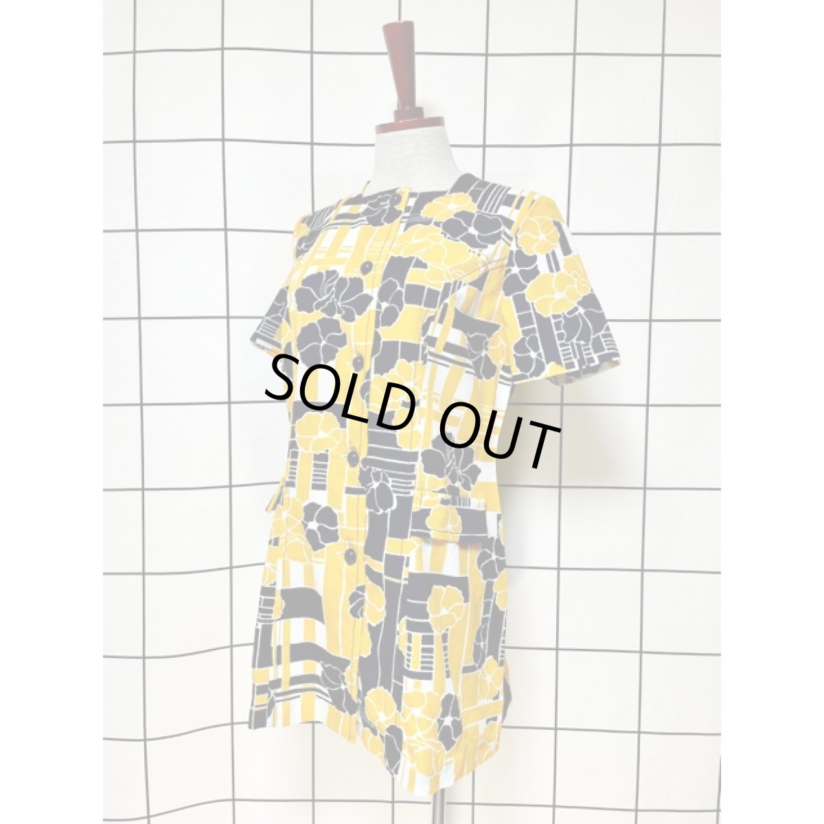 画像2: フランス製 FRANCE レトロポップ 花柄 イエロー ネイビー ホワイト 半袖 ヨーロッパ古着 ヴィンテージミニワンピース【8424】 (2)