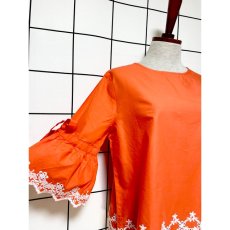 画像4: 刺繍 オレンジ 袖リボン フォークロア ヨーロッパ古着 ヴィンテージブラウス (4)