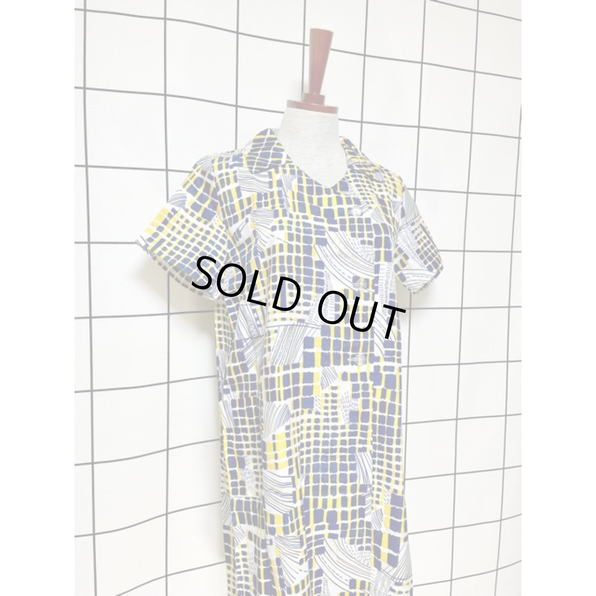 画像6: 70's アート柄 ネイビー イエロー ホワイト 半袖 昭和レトロ 国産古着 レトロワンピース (6)