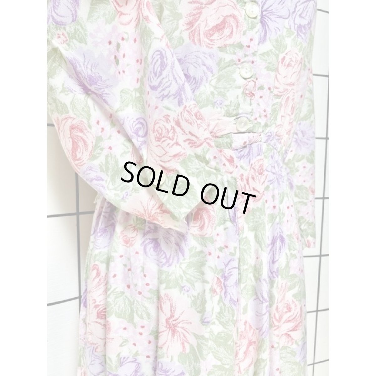 画像9: 総花柄 ノーカラー ウエストゴム ガーリー 長袖 レトロ USA古着 ヴィンテージワンピース (9)