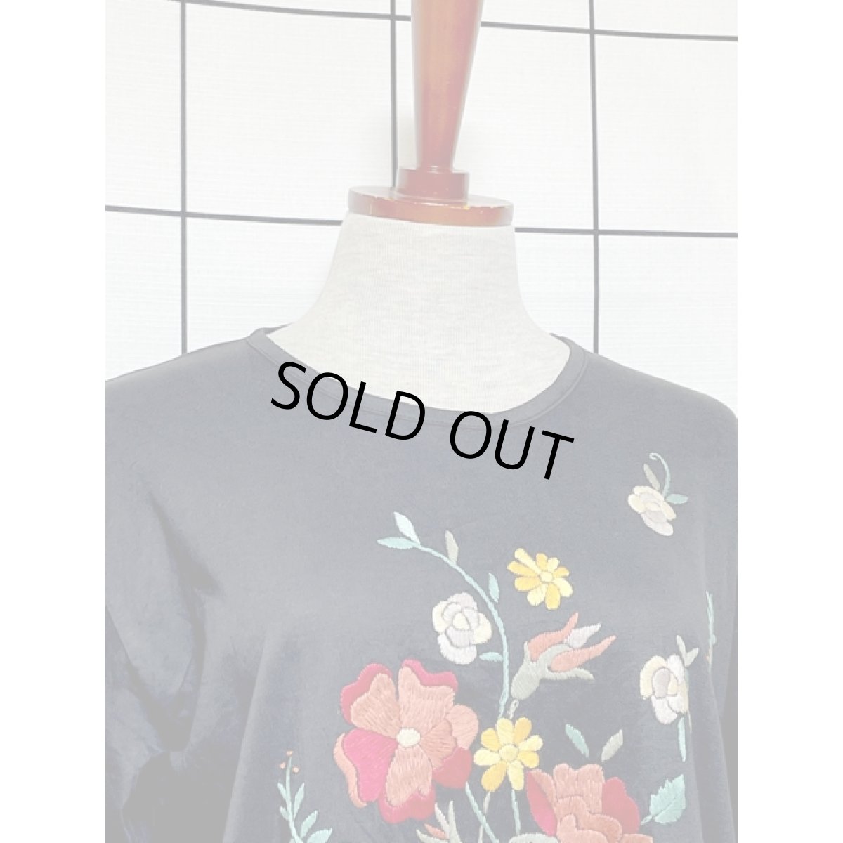 画像3: お花刺繍 ブラック プルオーバー 長袖 フォークロア レトロ 古着 ヴィンテージ刺繍ブラウス (3)