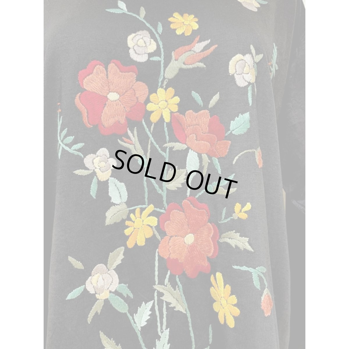 画像9: お花刺繍 ブラック プルオーバー 長袖 フォークロア レトロ 古着 ヴィンテージ刺繍ブラウス (9)