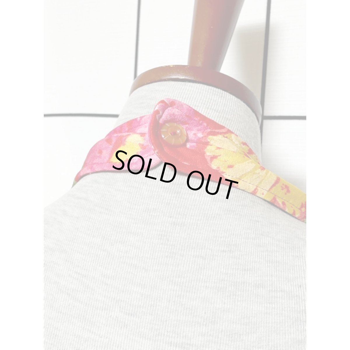 画像6: ホルターネック ワイドパンツデザイン アートフラワー柄 レッド レトロ ヨーロッパ古着 ヴィンテージオールインワン (6)