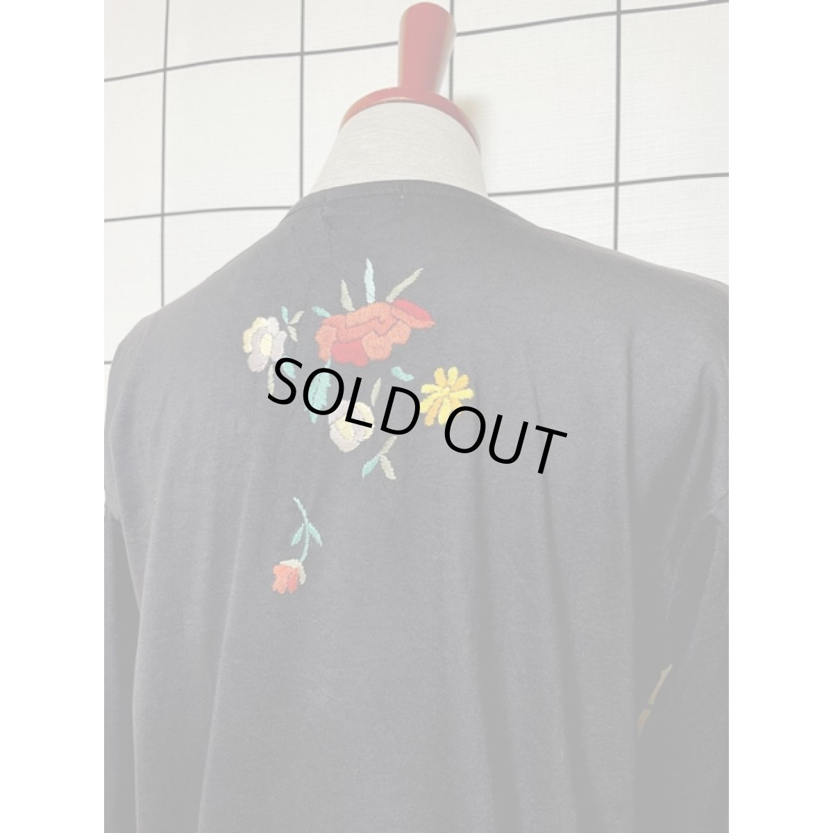 画像6: お花刺繍 ブラック プルオーバー 長袖 フォークロア レトロ 古着 ヴィンテージ刺繍ブラウス (6)