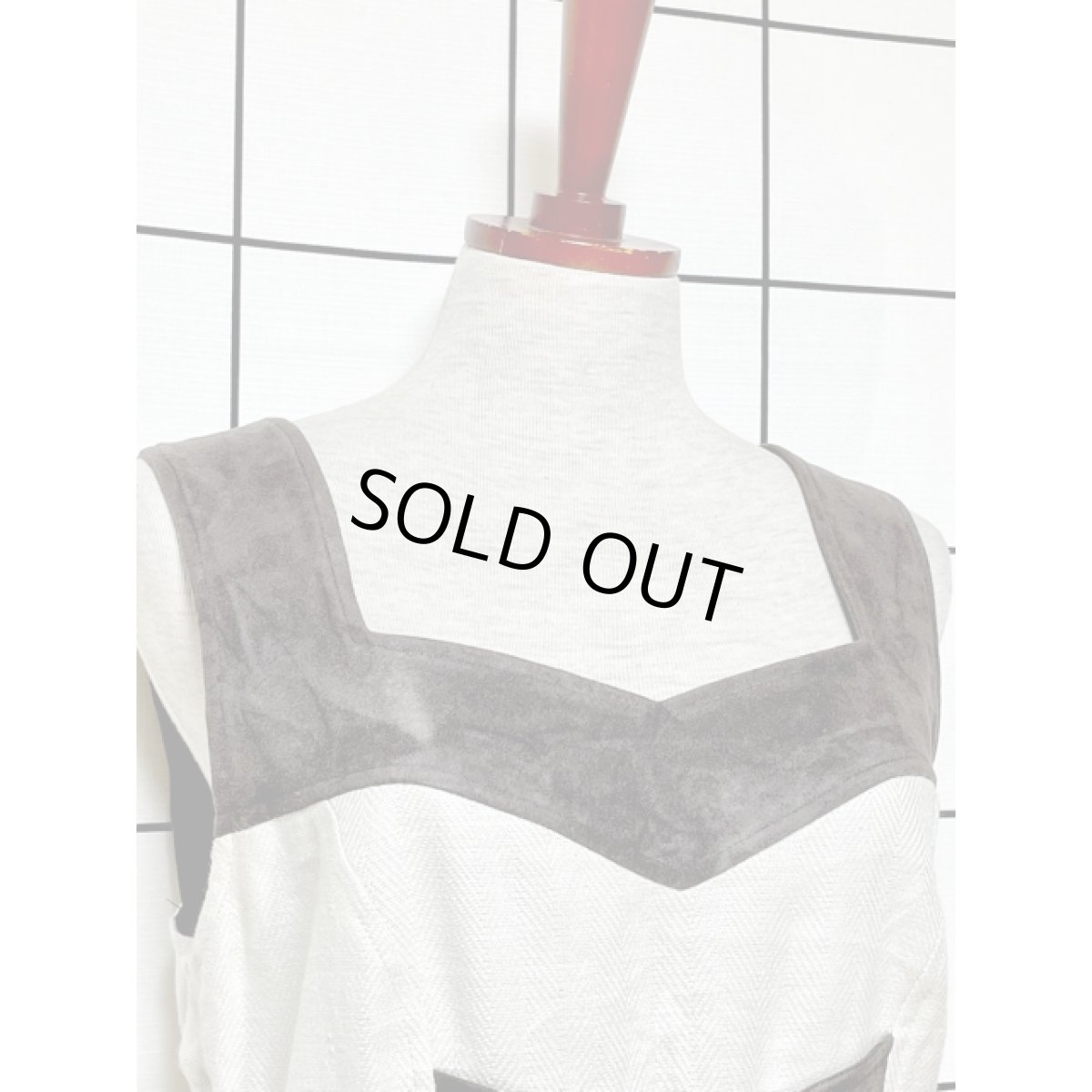 画像3: チロルワンピース リネン混紡 花型パーツ ドイツ民族衣装 オクトーバーフェスト (3)