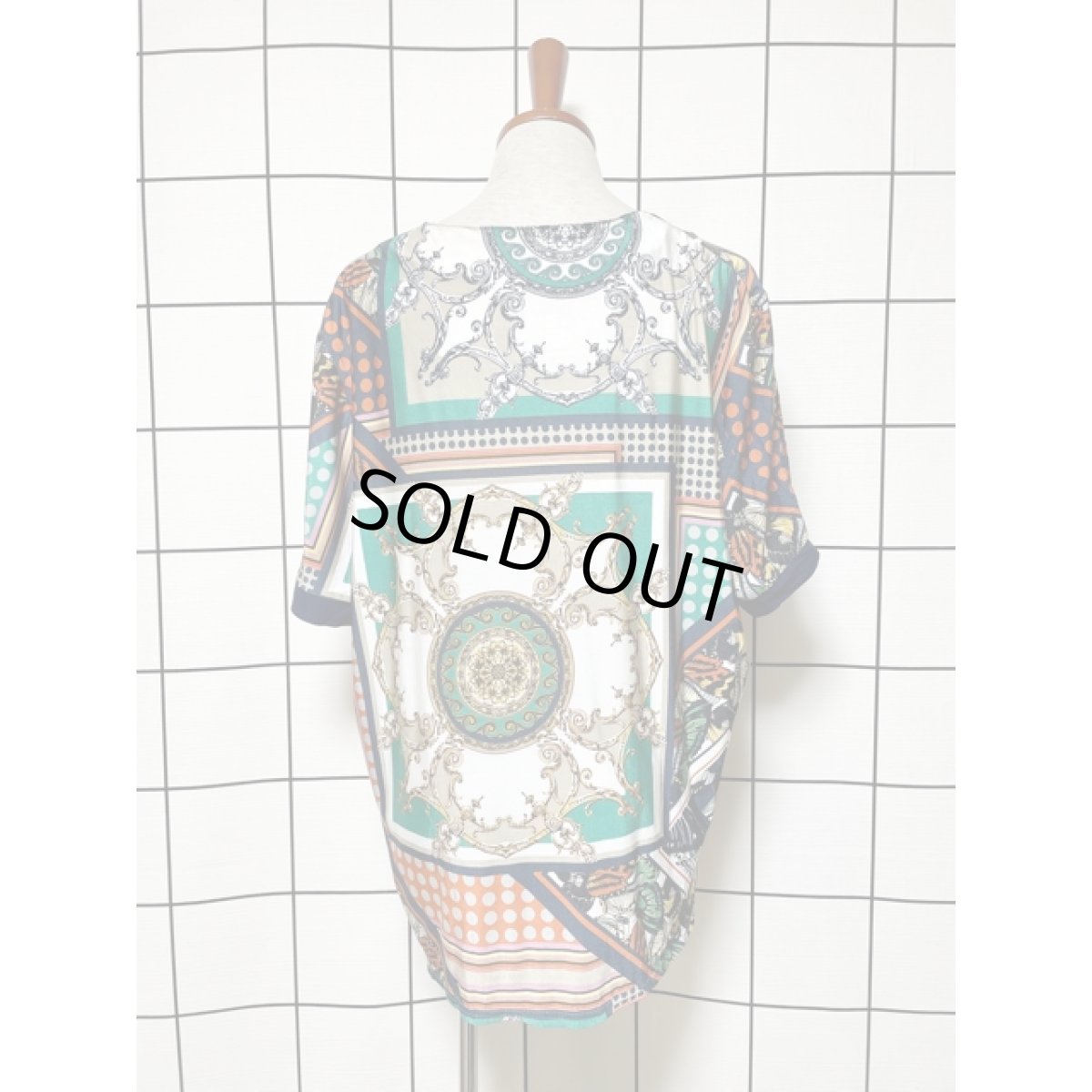 画像2: スペイン製 スカーフ柄 ドット フロントリボン プルオーバー ヨーロッパ古着 半袖 シャツ ヴィンテージブラウス (2)