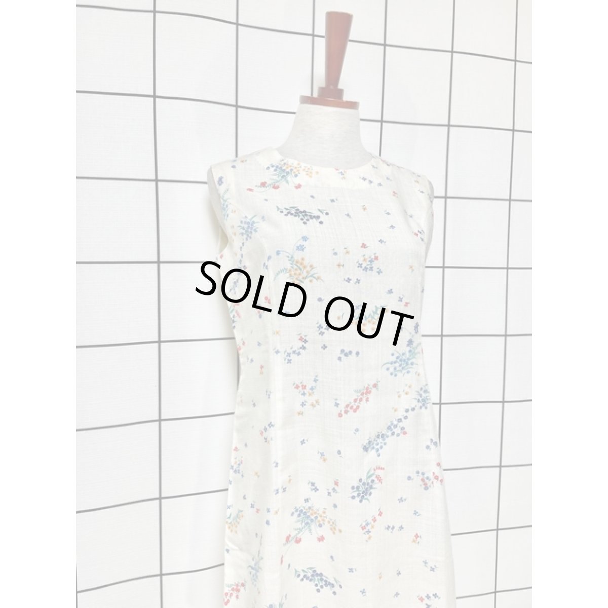 画像3: レトロワンピース 小花柄 70年代 オフホワイト ノースリーブ 古着 (3)