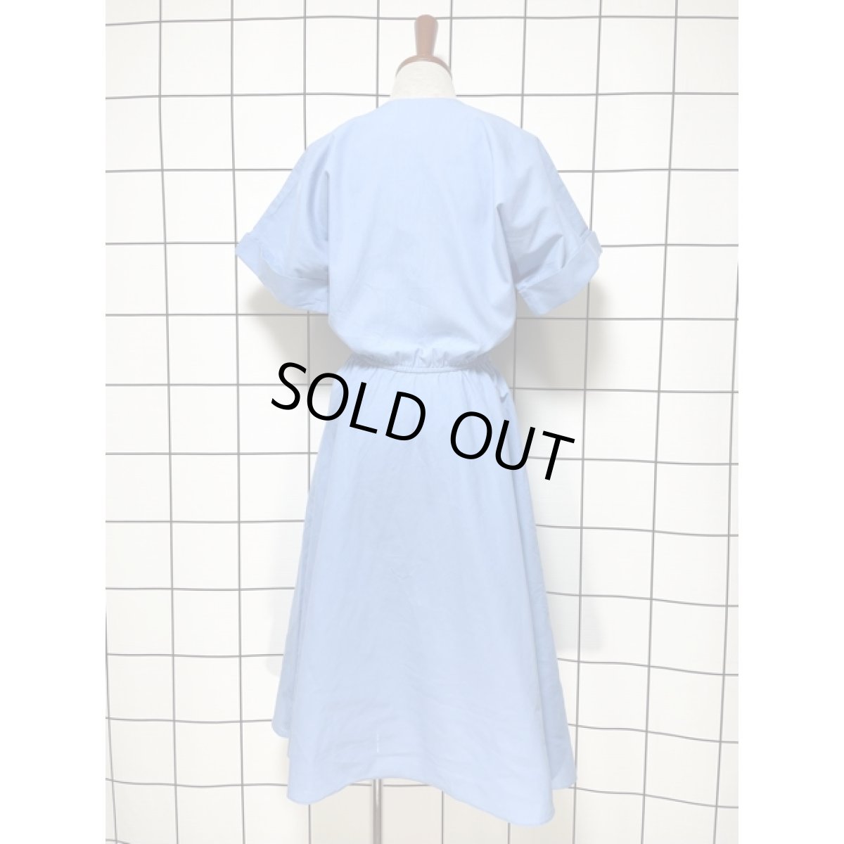 画像2: アメリカ古着 無地 ウエストゴム 半袖 レトロ ヴィンテージワンピース ライトブルー (2)