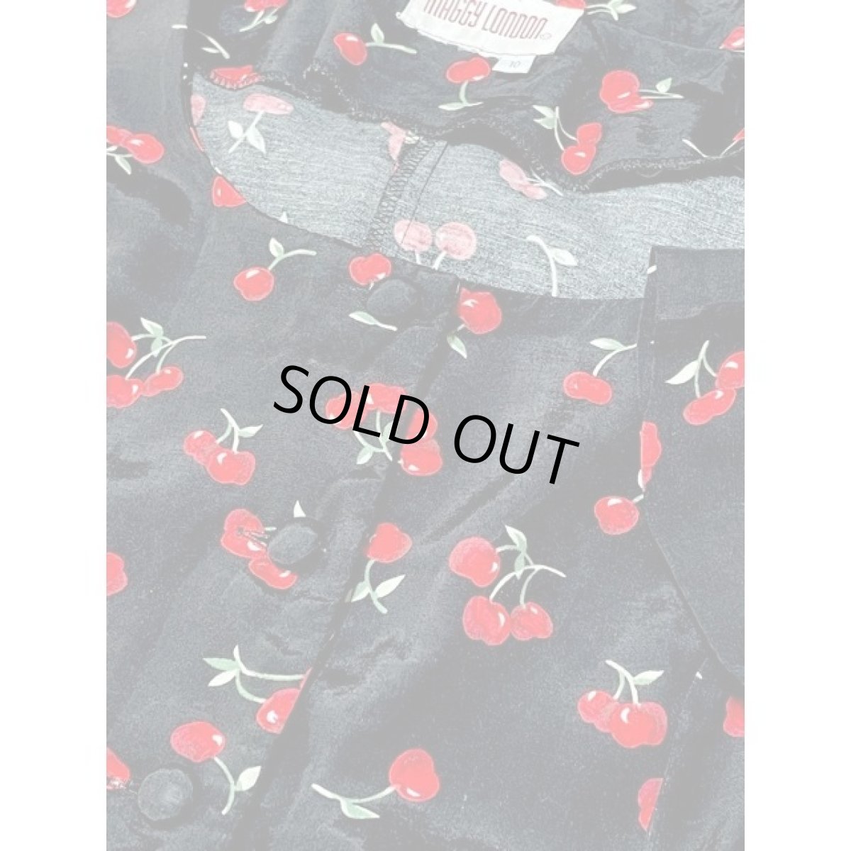 画像11: アメリカ古着 可愛らしいチェリー柄  前開き バックリボン 半袖 レトロ ヴィンテージシャツワンピース ブラック レッド【8621】 (11)