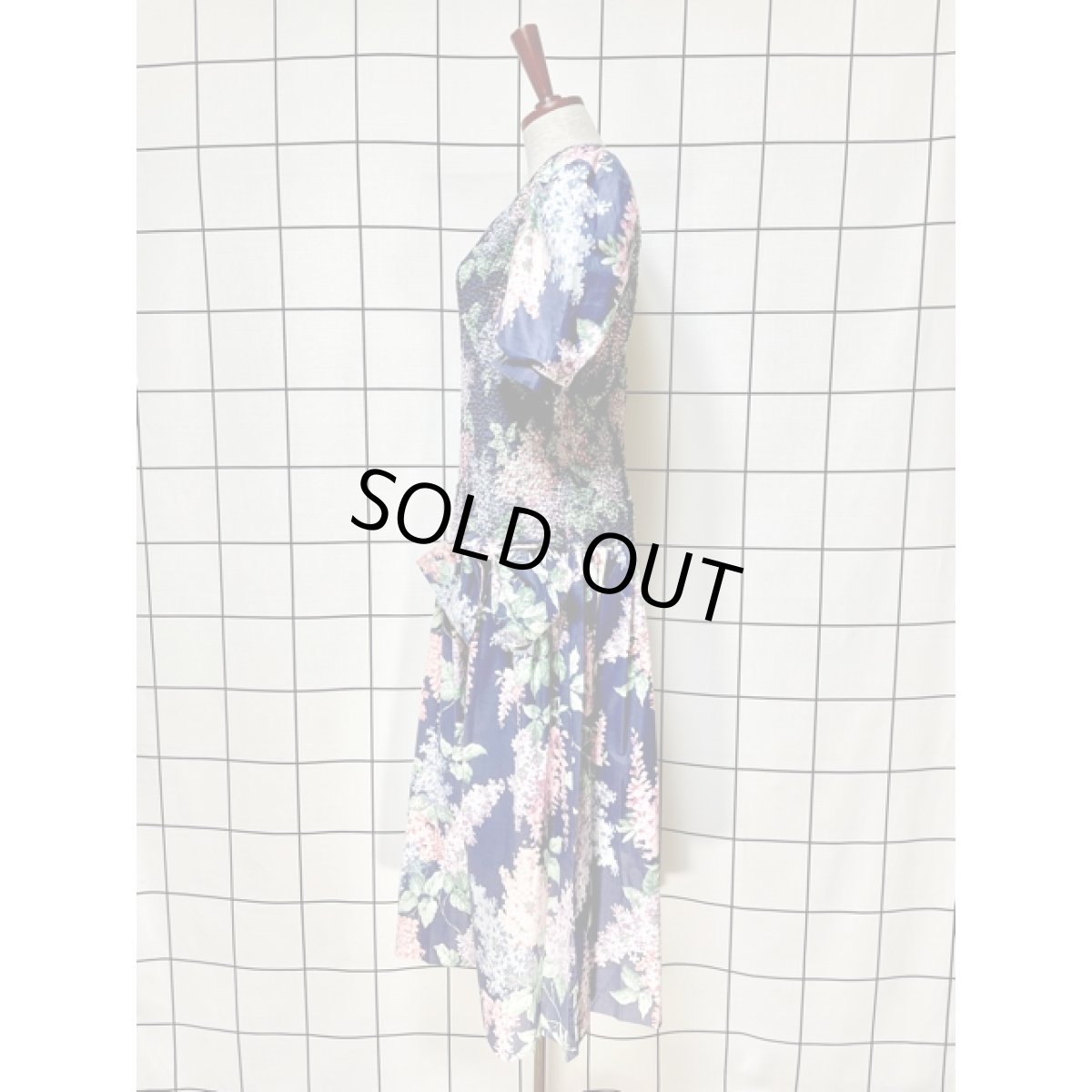 画像4: アメリカ古着 ポップコーンデザイン アンティークフラワー柄 ビッグリボン パフスリーブ レトロ ヴィンテージドレス ネイビー【V8632】 (4)