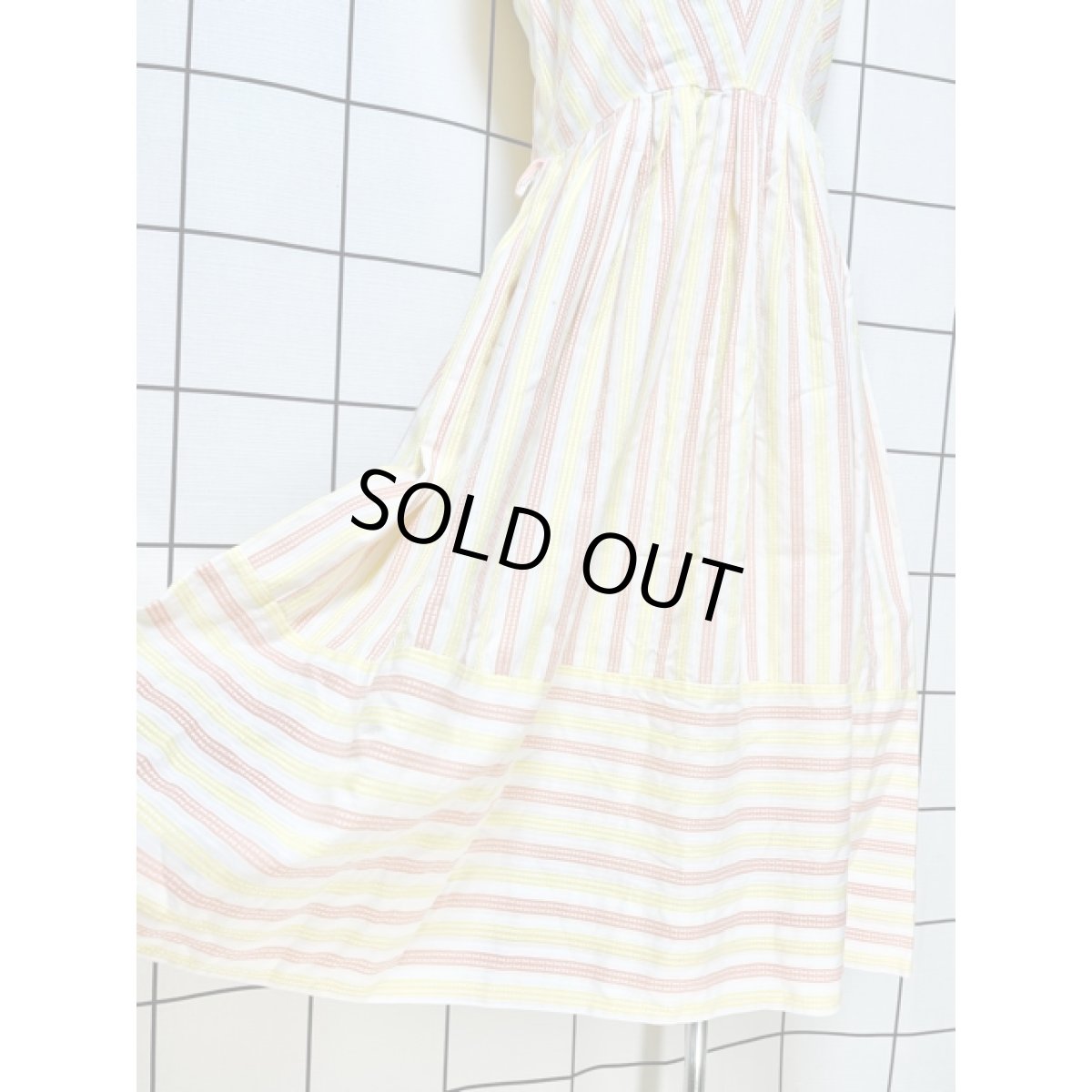 画像10: アメリカ古着 レトロポップ Aライン ストライプ ボーダー ノースリーブ ヴィンテージワンピース【V8631】 (10)