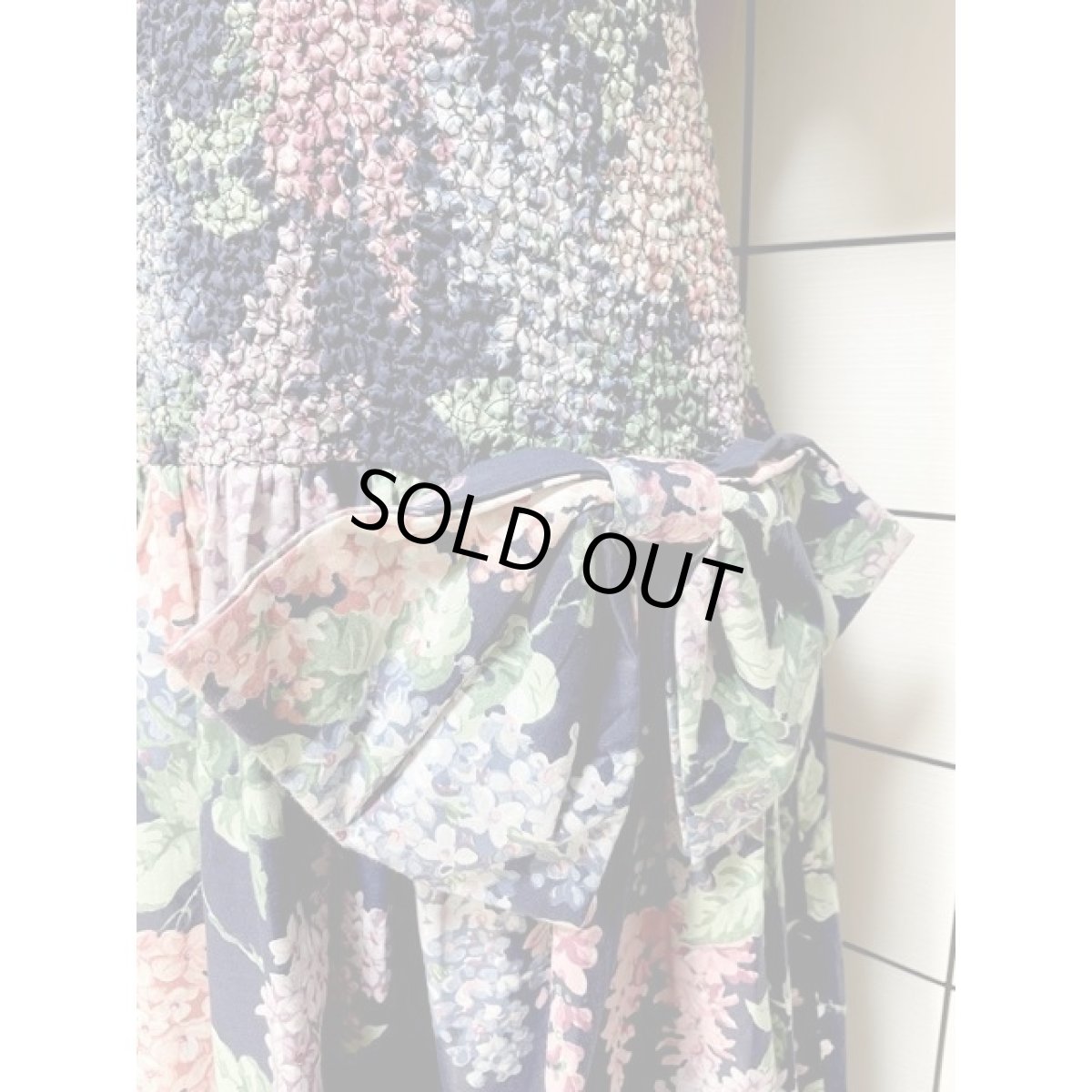 画像10: アメリカ古着 ポップコーンデザイン アンティークフラワー柄 ビッグリボン パフスリーブ レトロ ヴィンテージドレス ネイビー【V8632】 (10)