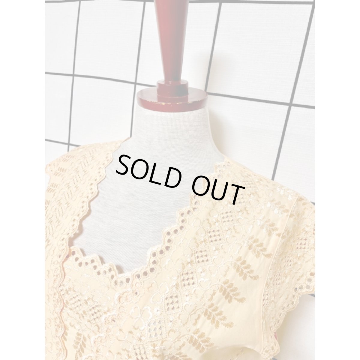 画像5: ヨーロッパ古着 贅沢な刺繍装飾 レトロ ヴィンテージブラウス (5)