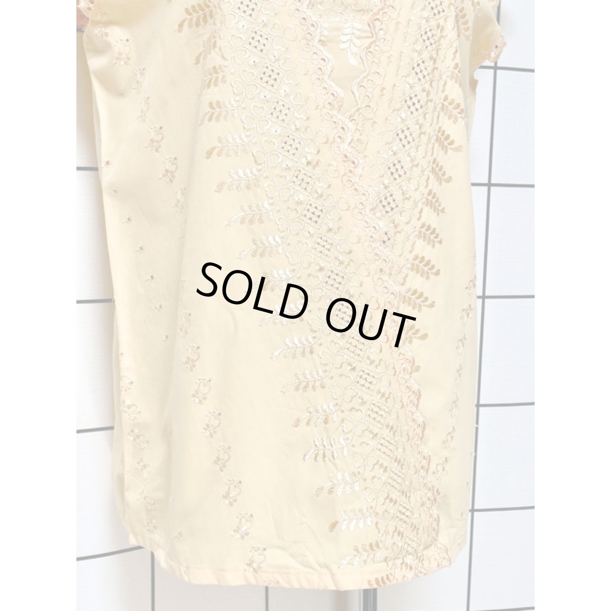 画像8: ヨーロッパ古着 贅沢な刺繍装飾 レトロ ヴィンテージブラウス (8)