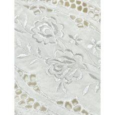 画像11: 花刺繍 パフスリーブ チロルブラウス ホワイト ドイツ民族衣装【8642】 (11)