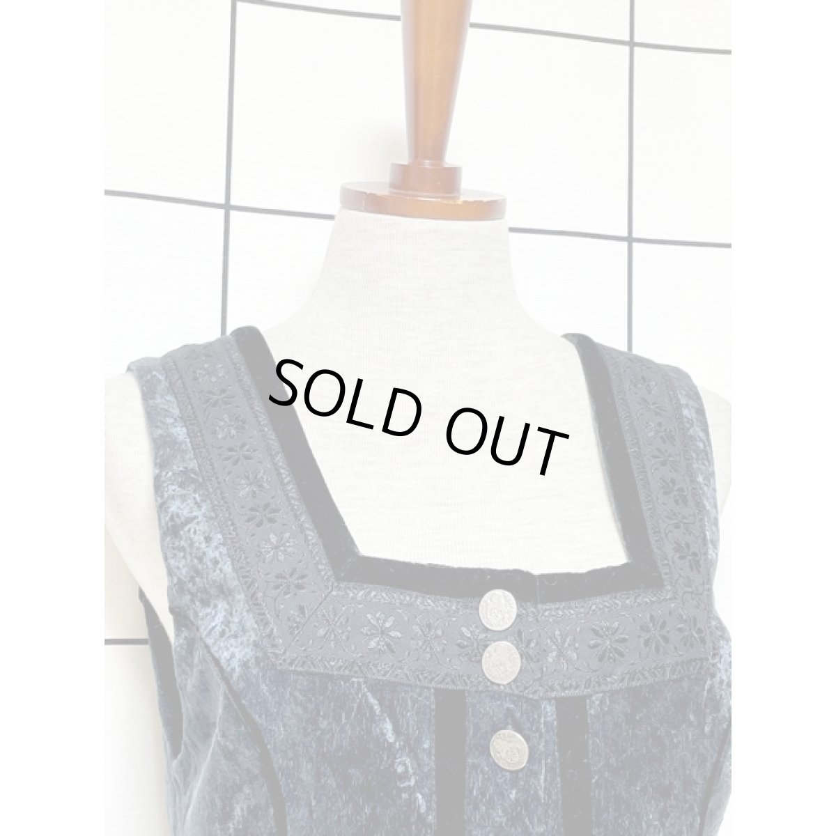 画像7: お花刺繍 ベルベット ディアンドル チロルベスト ドイツ民族衣装 オクトーバーフェスト【V8713】 (7)