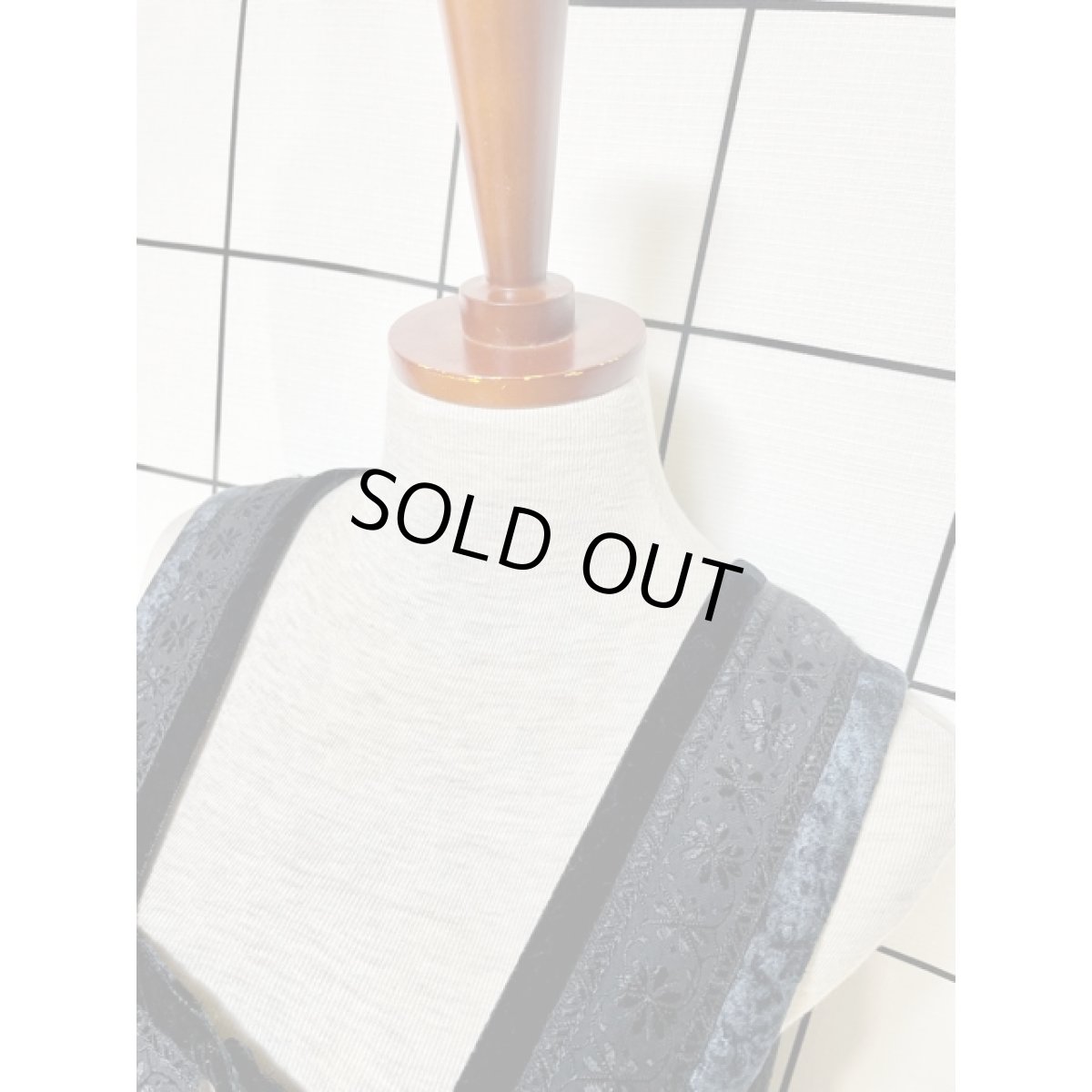 画像6: お花刺繍 ベルベット ディアンドル チロルベスト ドイツ民族衣装 オクトーバーフェスト【V8713】 (6)