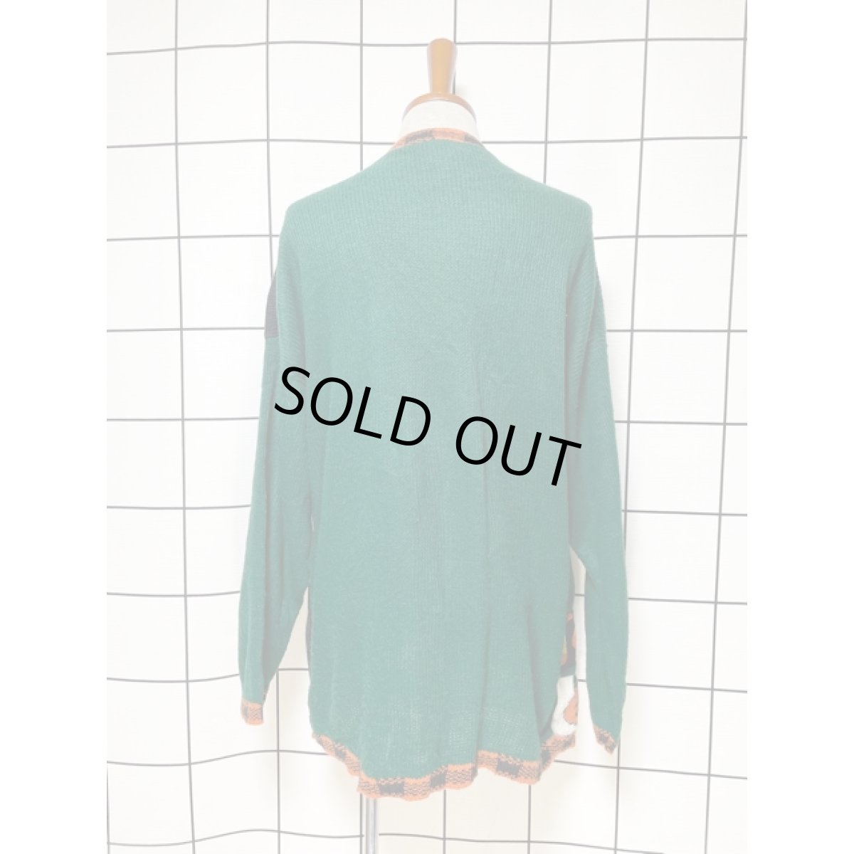 画像2: アメリカ古着 ハロウィンにぴったり かぼちゃボタン ヴィンテージニットカーディガン (2)