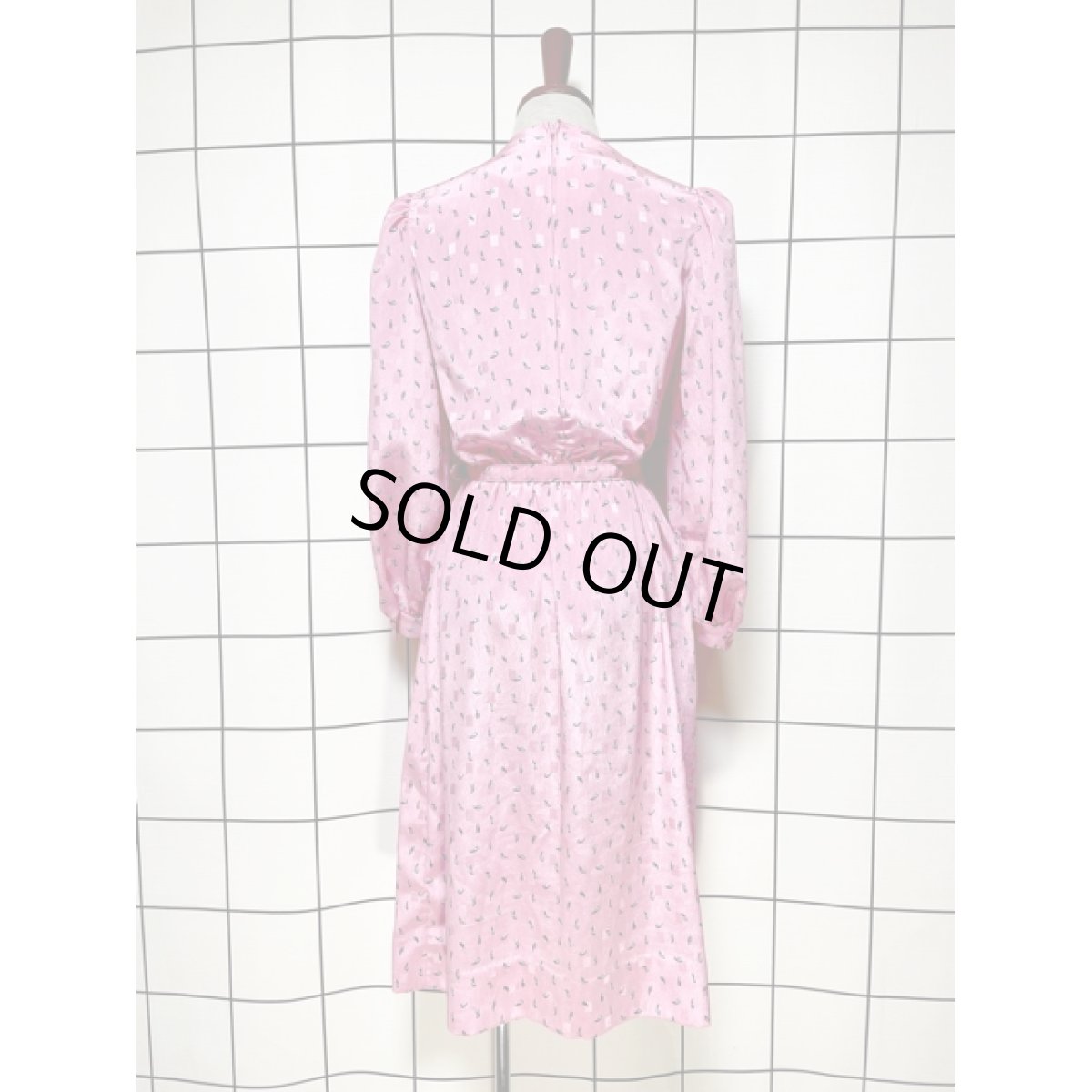 画像2: アメリカ古着 ワンピース ヴィンテージ ベルト付 レトロ柄 スクエア織り タック (2)