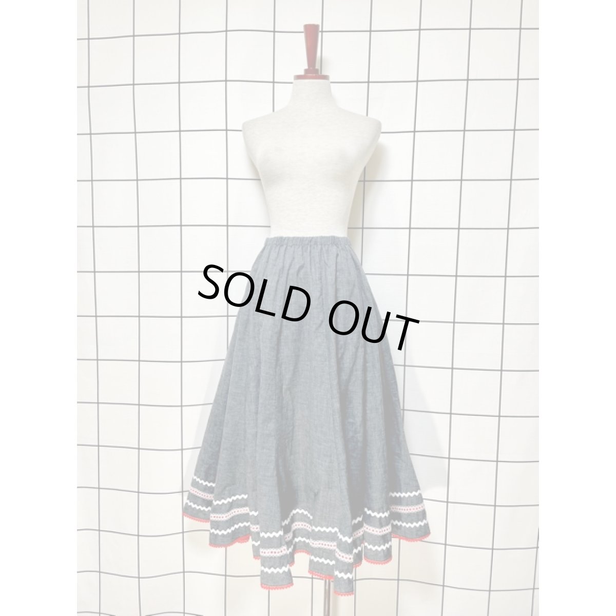 画像2: アメリカ古着 サーキュラースカート ウエストゴム  ナミナミテープ レースリボン レトロ  (2)