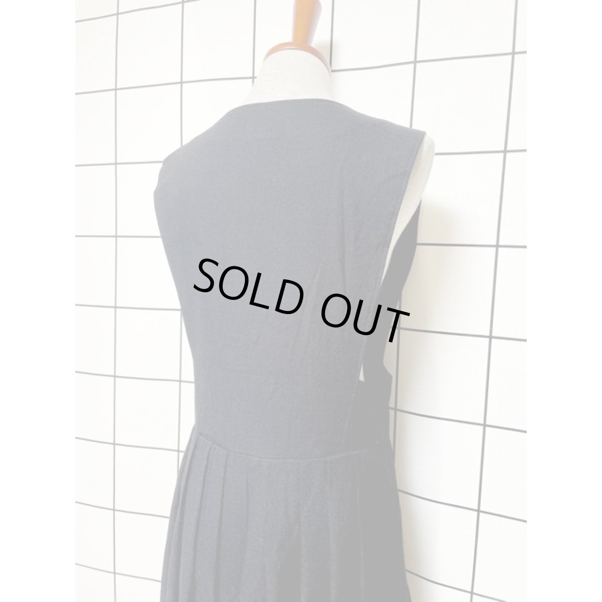 画像4: チロリアンワンピース リネン 無地 前開き ドイツ民族衣装 オクトーバーフェスト (4)