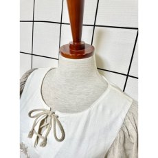 画像6: チロリアントップス フロントリボン ホワイト ベージュ 切り替えし 透かし編み (6)