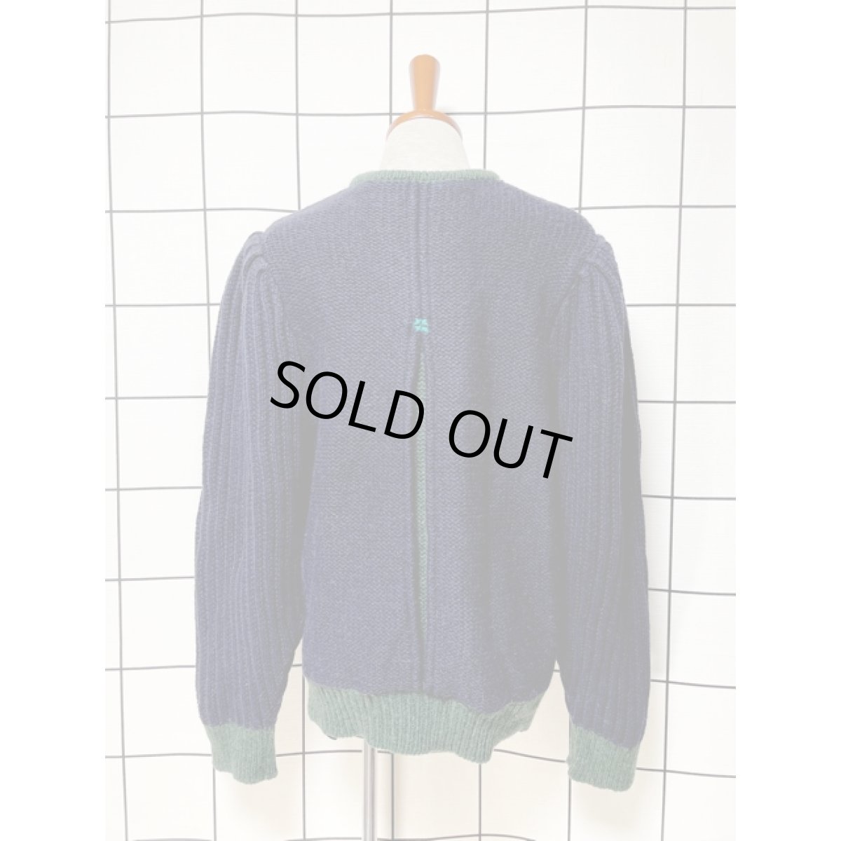 画像2: チロルニットカーディガン 民族模様編み 鹿型ボタン Austria ディアンドル (2)