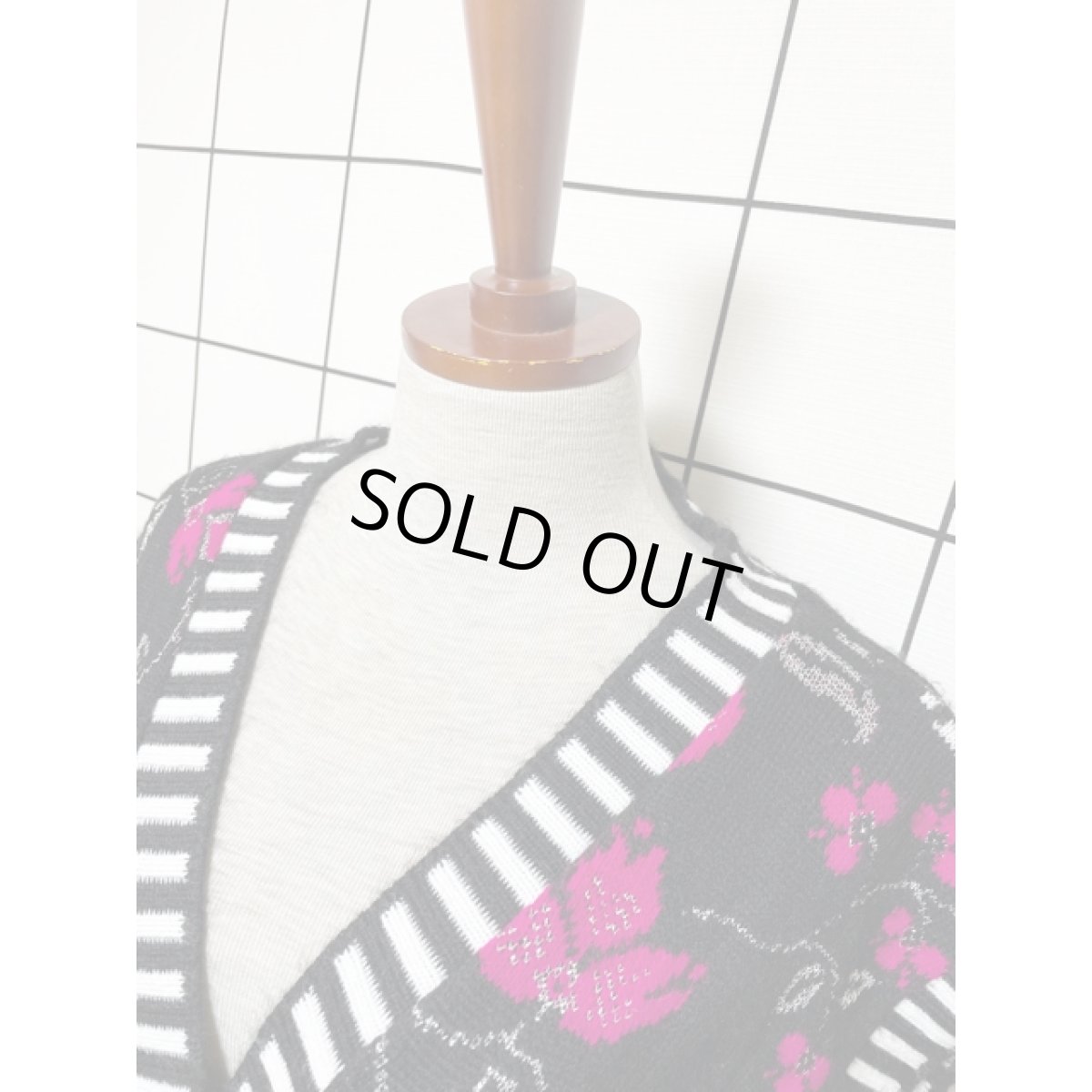 画像4: ヨーロッパ古着 ニットベスト UK ラメ ボーダー 花模様 レトロ (4)