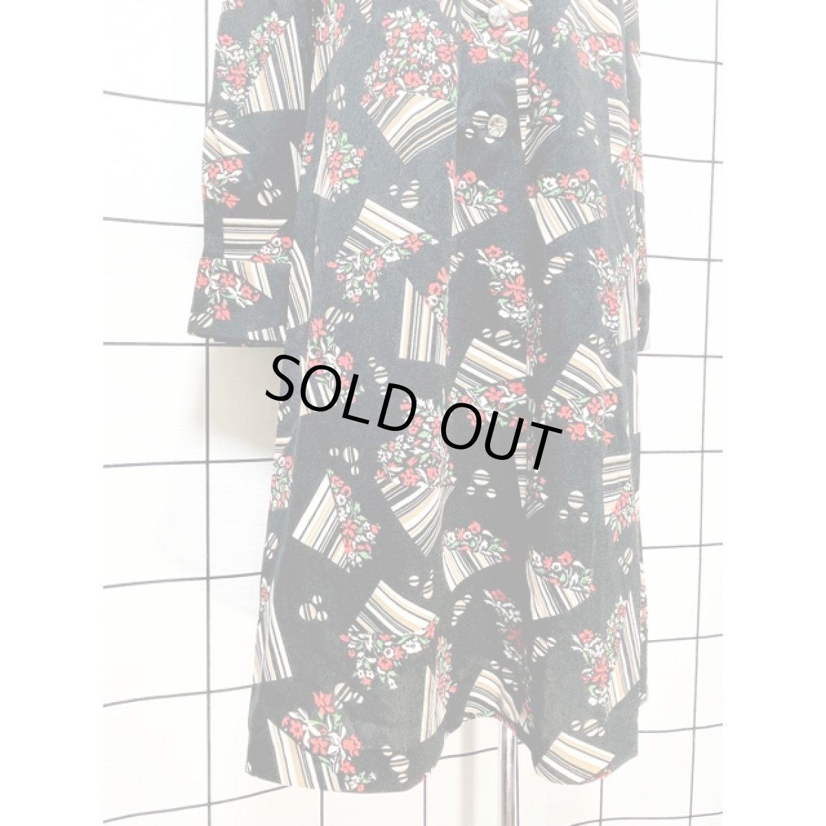 画像8: ヨーロッパ古着 ワンピース ヴィンテージ 70年代 花柄 ストライプ レトロモダン (8)