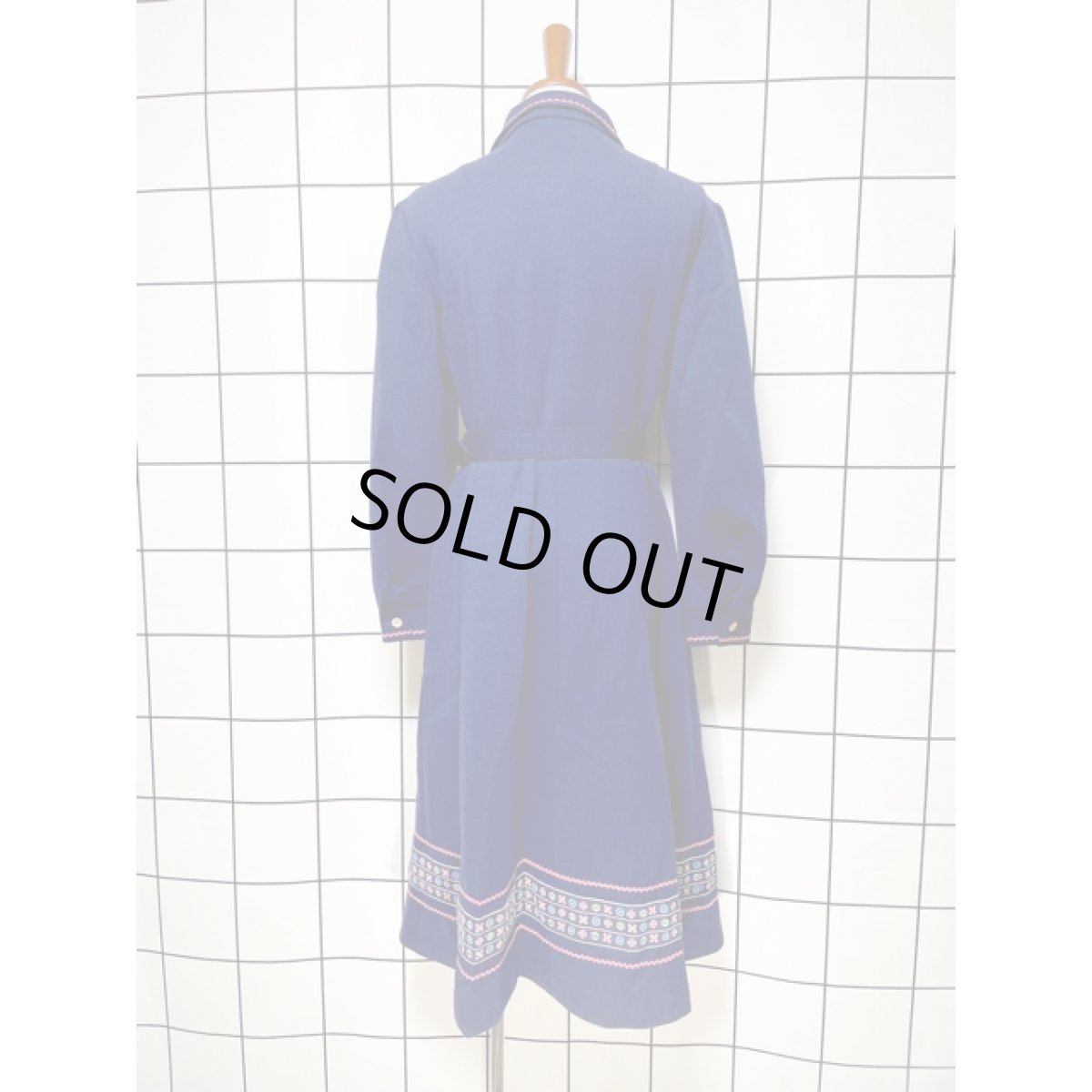 画像2: ヨーロッパ古着 ワンピース ヴィンテージ 刺繍 70's ナミナミテープ ベルト付 (2)