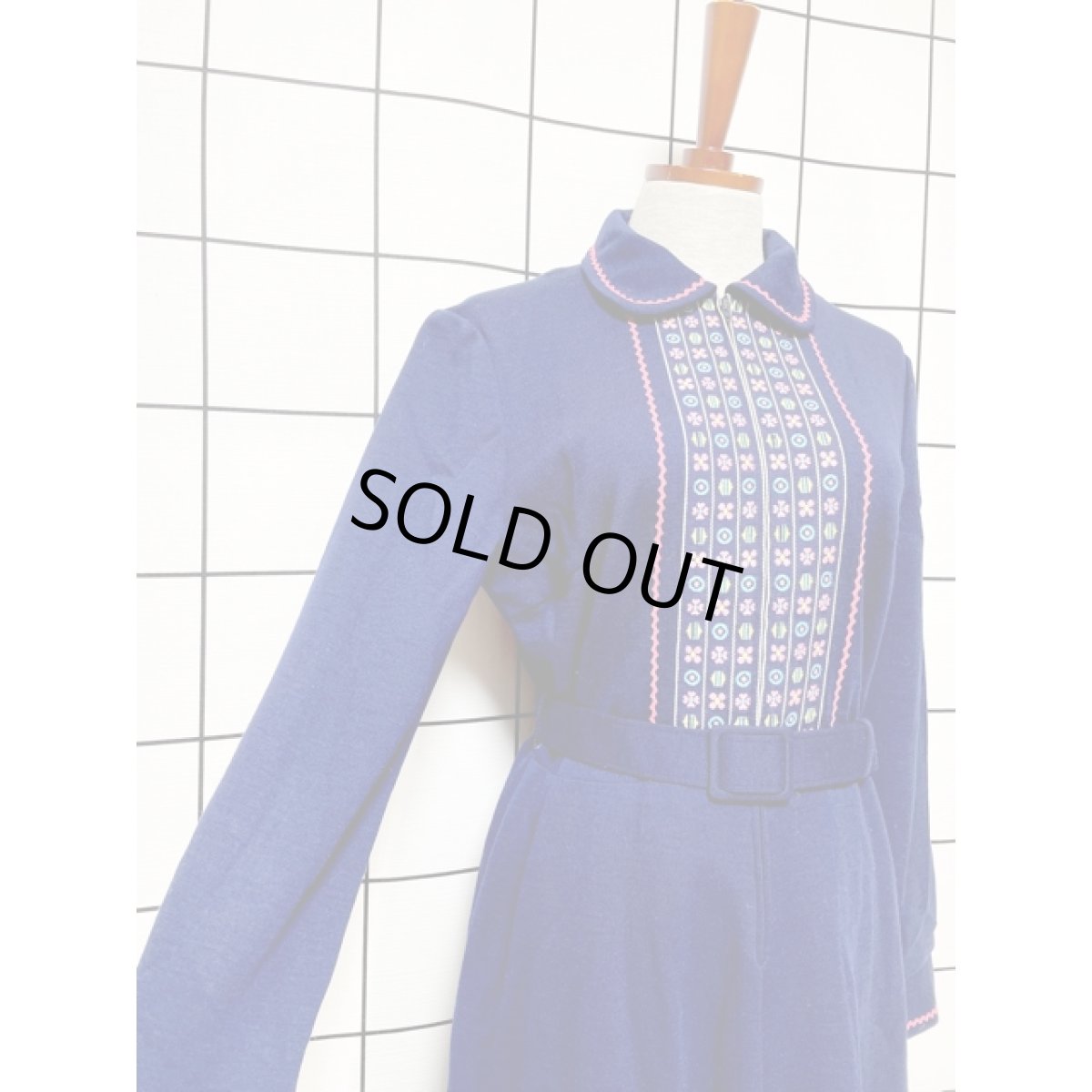 画像6: ヨーロッパ古着 ワンピース ヴィンテージ 刺繍 70's ナミナミテープ ベルト付 (6)