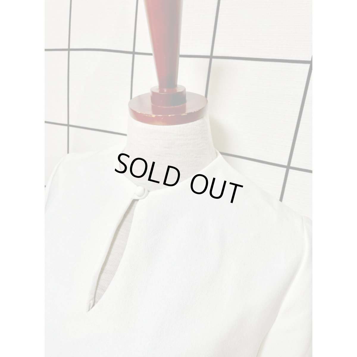 画像4: ヨーロッパ古着 ドレス ヴィンテージ ぷっくり刺繍 主役級 フレア袖 レトロ (4)