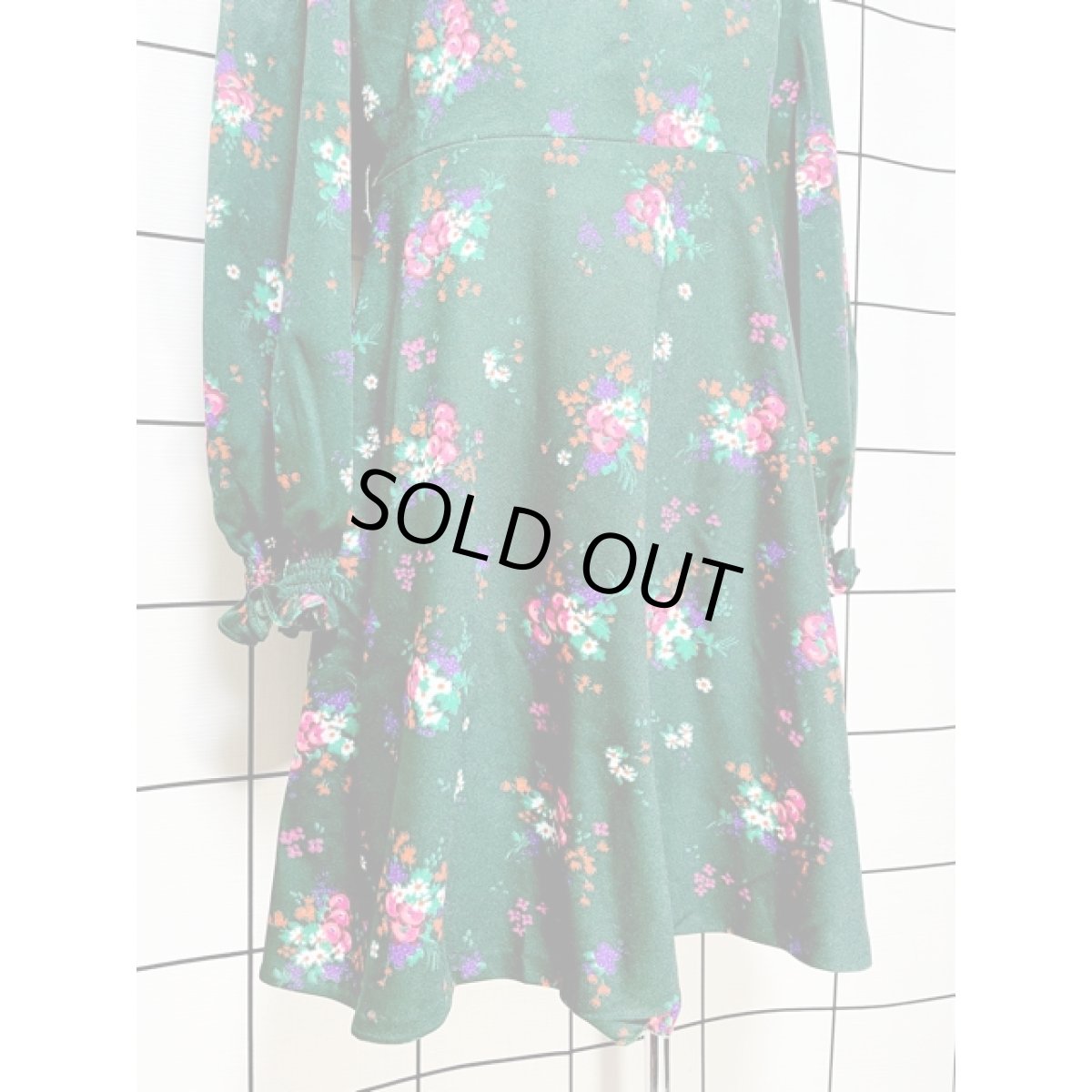 画像8: ヨーロッパ古着 ワンピース ヴィンテージ 花柄 深めのグリーン レトロ ガーリー (8)