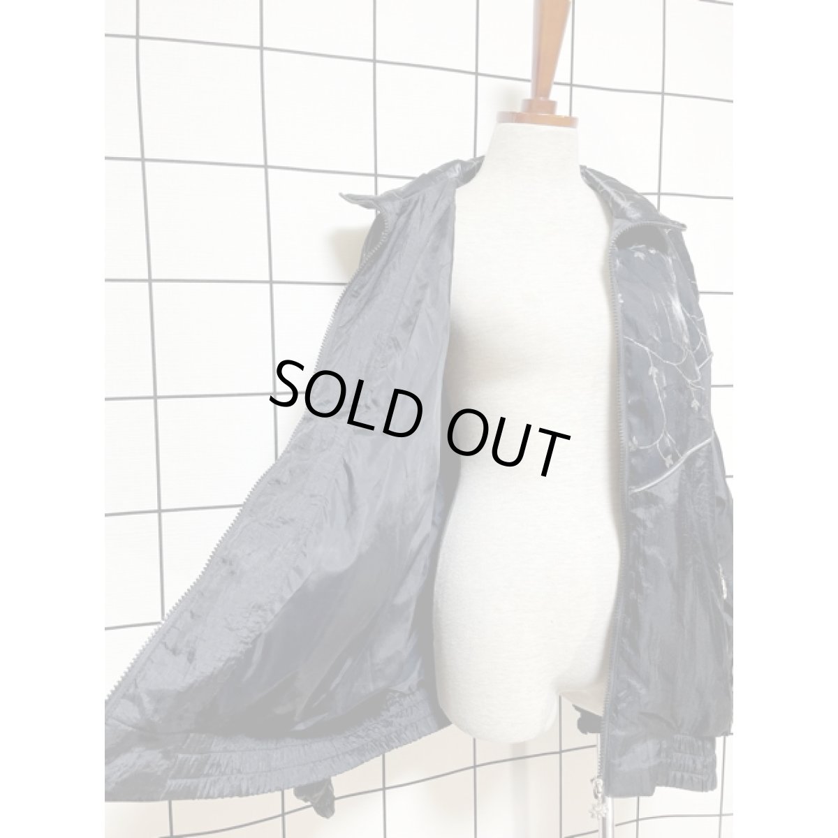 画像7: アメリカ古着 ブルゾンナイロンジャケット ブラック シルバーラメ ジップアップ (7)