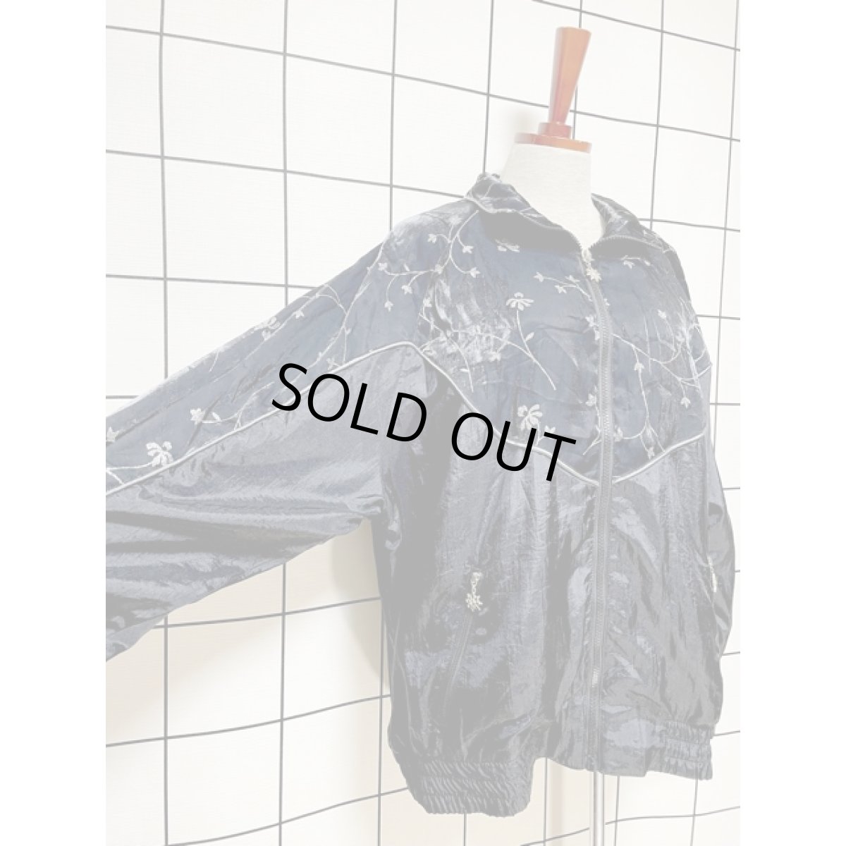 画像5: アメリカ古着 ブルゾンナイロンジャケット ブラック シルバーラメ ジップアップ (5)