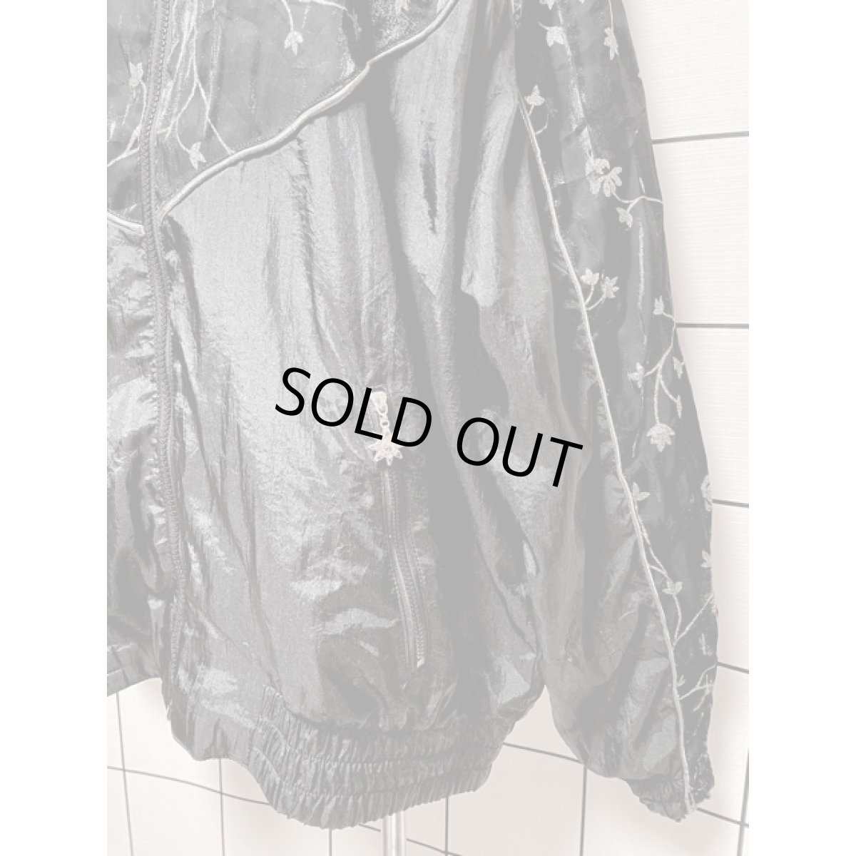 画像6: アメリカ古着 ブルゾンナイロンジャケット ブラック シルバーラメ ジップアップ (6)