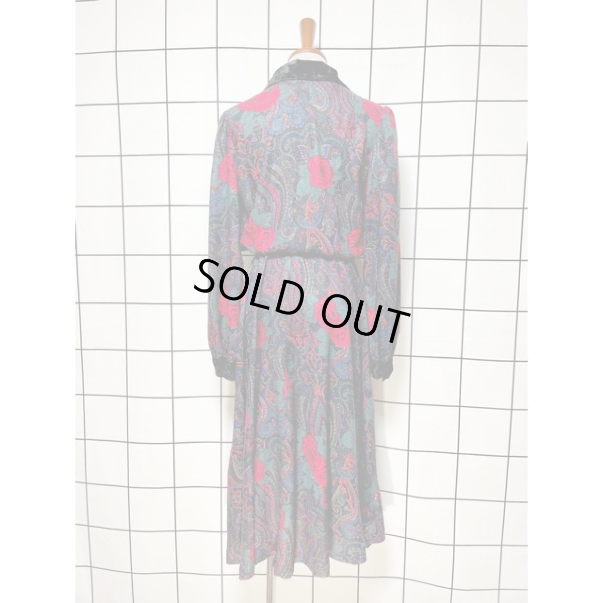 画像2: アメリカ古着 ワンピース ヴィンテージ 薔薇柄 ウエストゴム ベロア (2)