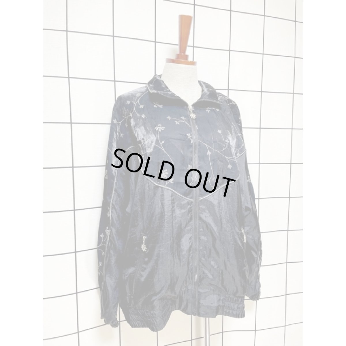 画像3: アメリカ古着 ブルゾンナイロンジャケット ブラック シルバーラメ ジップアップ (3)