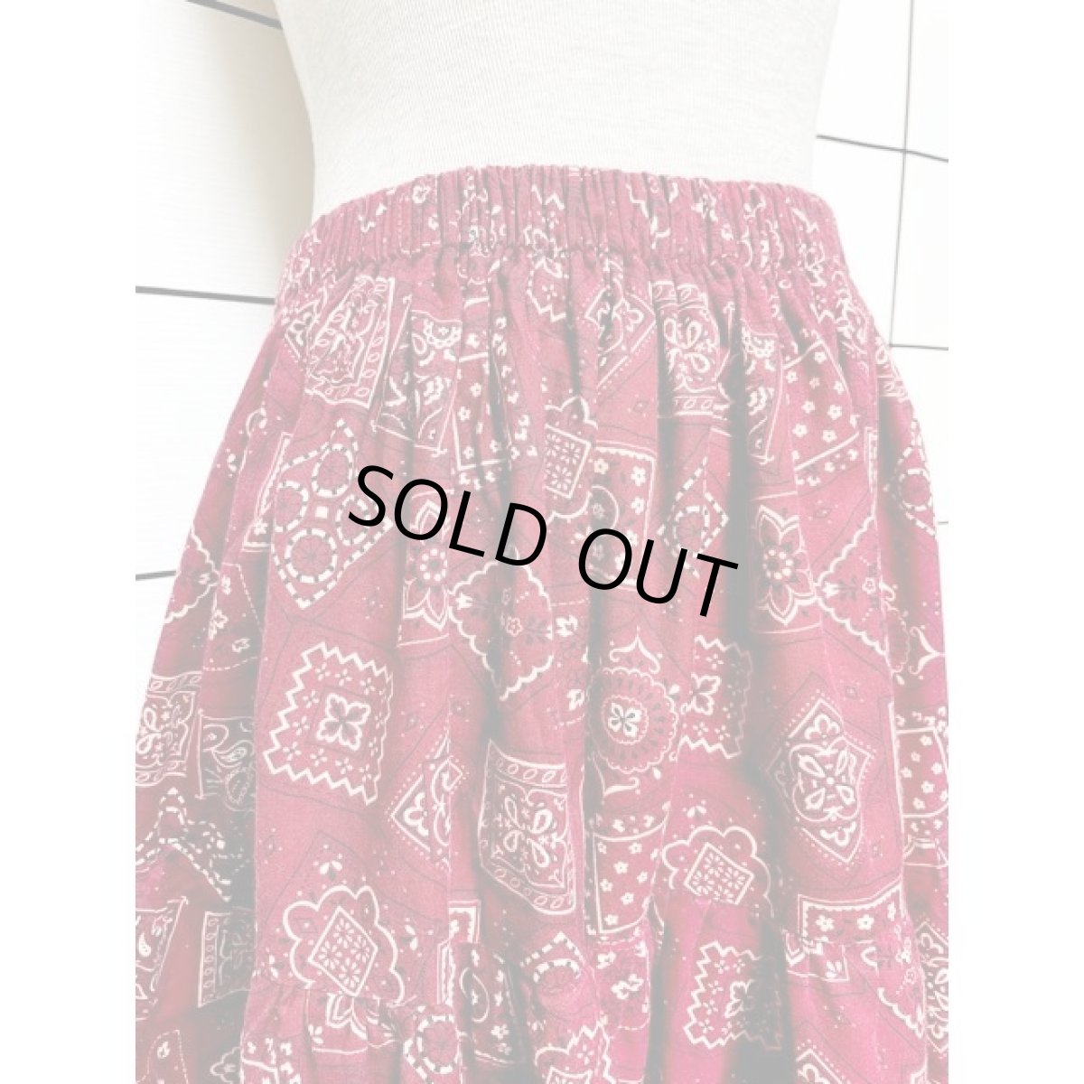 画像4: アメリカ古着 サーキュラー ロングスカート ヴィンテージ バンダナ柄 ウエストゴム (4)