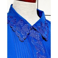 画像6: ヨーロッパ古着 ブラウス ヴィンテージ 刺繍 ブルー レトロ シャツ (6)