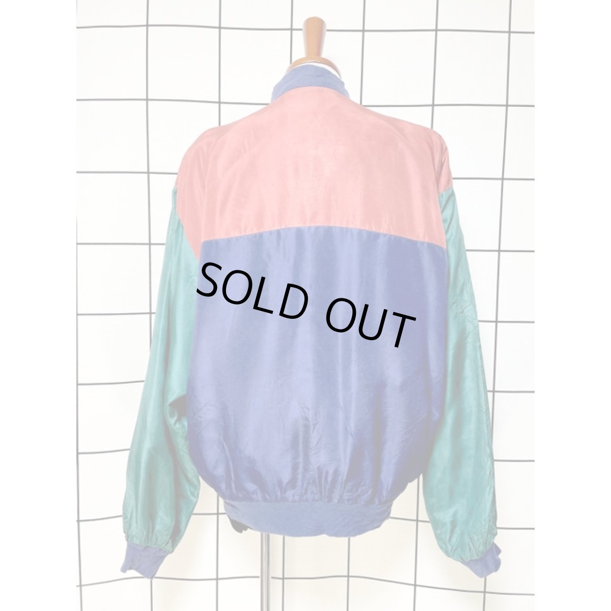 画像2: アメリカ古着 ナイロンジャケット マルチカラーブルゾン ジャンバー ジップアップ (2)