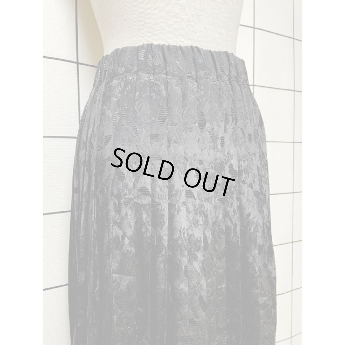 画像4: ヨーロッパ古着 スカート プリーツ 花織 ブラック ウエストゴム ヴィンテージ (4)