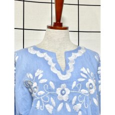 画像5: アメリカ古着 チュニックブラウス お花刺繍 鳥刺繍 ライトブルー プルオーバー (5)